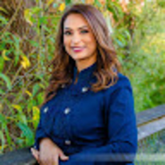 Meet your Posher, Vasudha - Picture 1 of 1